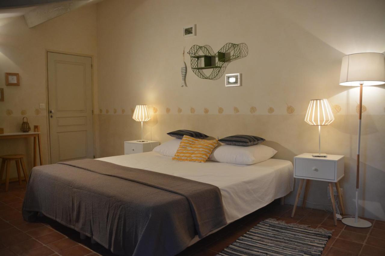 La Petite Sardine Bed and Breakfast Lirac Eksteriør billede